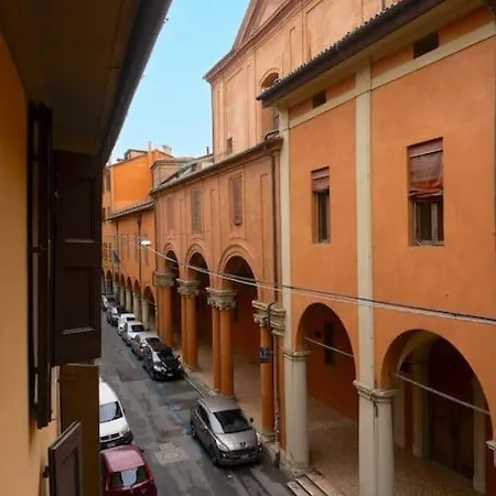 Monna Lisa's House * Bologna