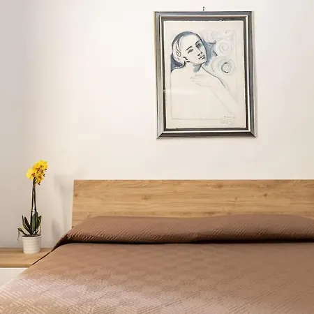 Monna Lisa's House *