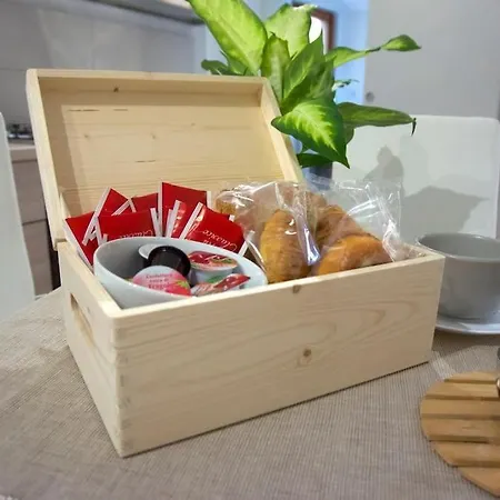 Monna Lisa's House Болонья