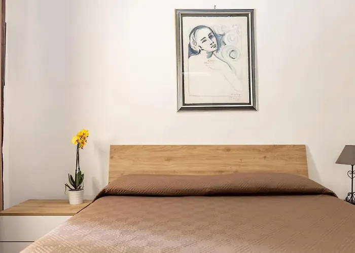 Monna Lisa's House *