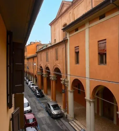 Monna Lisa's House * Bologna